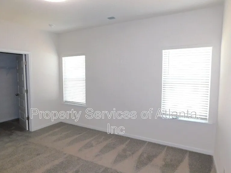 523 Ryan Ct — Photo 15