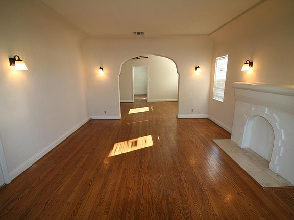 4th image of 330 N Stanley Ave #1/2