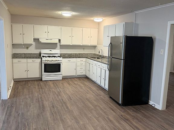 3rd image of 505 S Main Ext