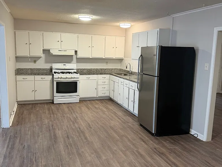 505 S Main Ext — Photo 3