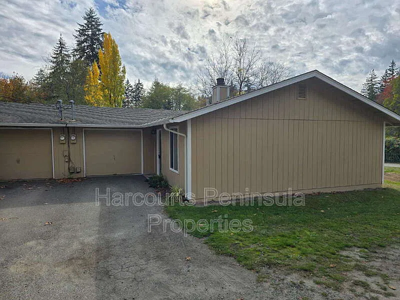 2 bed, 1.0 bath, 936 sqft, $1,895 — Photo 2