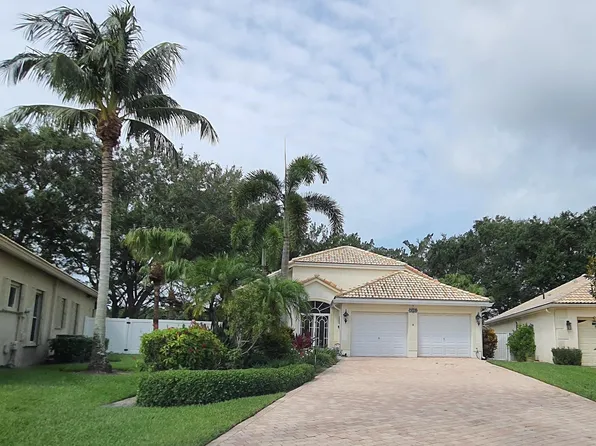 7628 Eagle Point Dr, Delray Beach, FL 33446