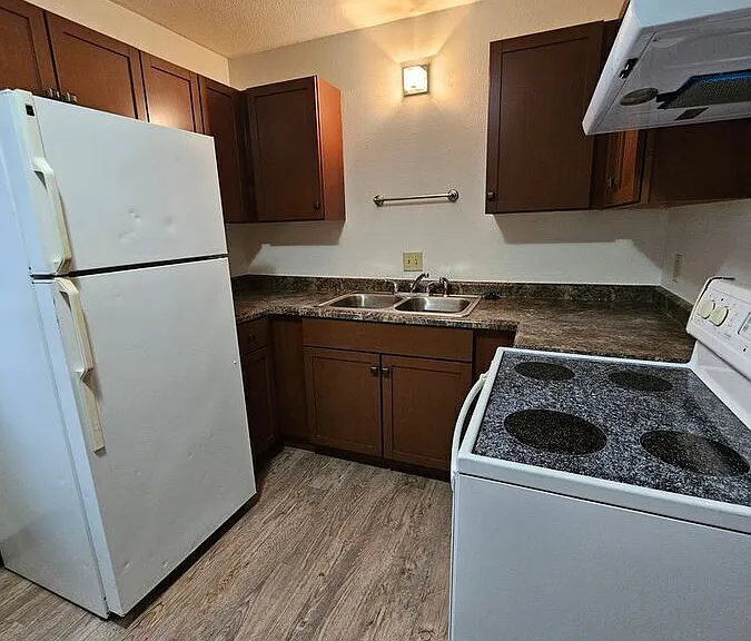 330 29th Street Dr SE #9 — Photo 7