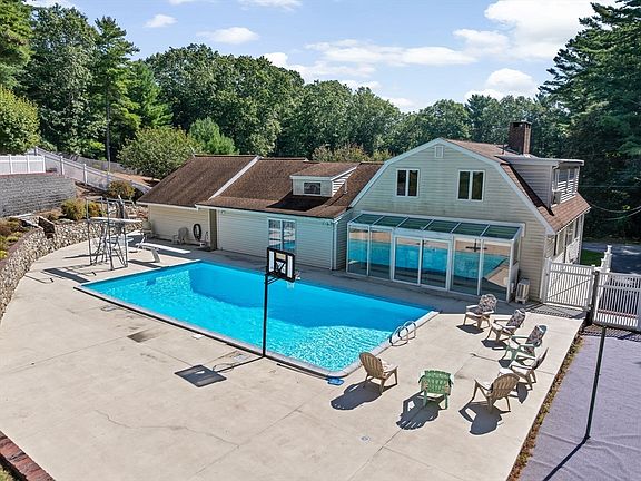 4th image of 18 James Rd