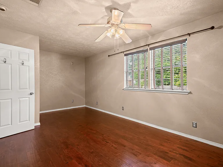 5712 Avenue D — Photo 12