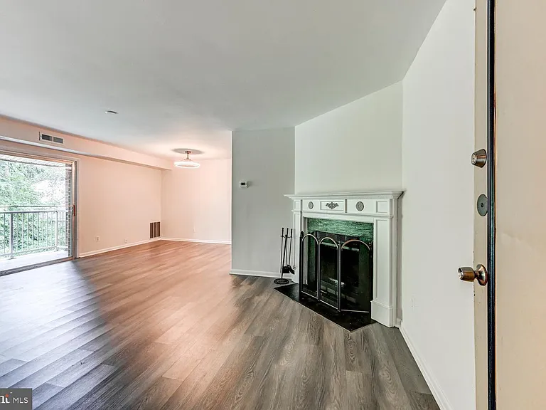 101 Fitz Ct #201 — Photo 17