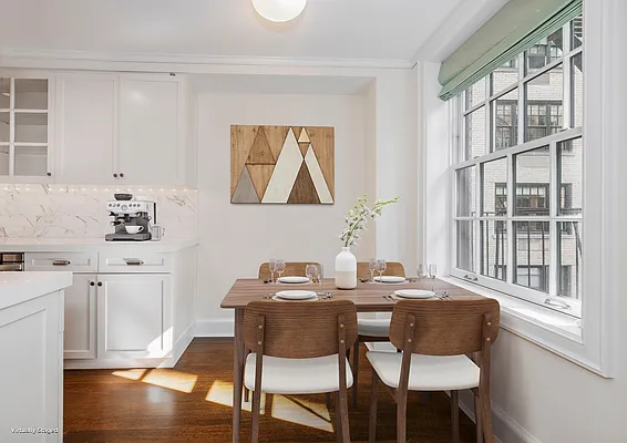 Rented by R New York | media 8