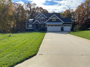 1839 Starr View Ln, Middleville, MI 49333