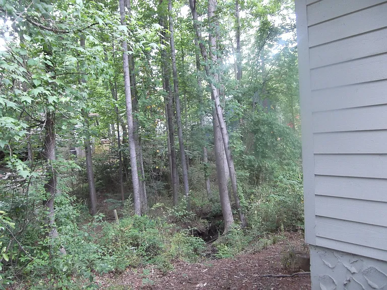 495 Stiles Pl — Photo 2