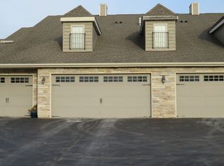 954 Arvle Cir #0, Sycamore, IL 60178