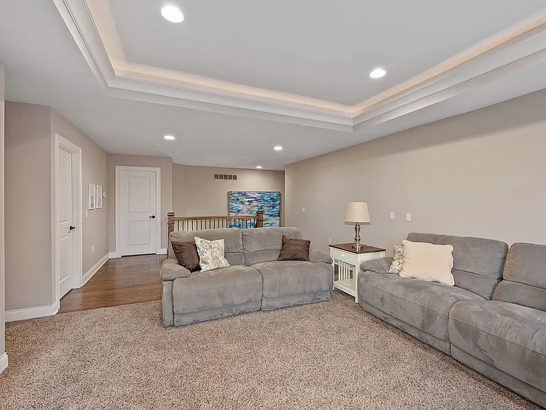 7715 Cathedral Hill Dr — Photo 21