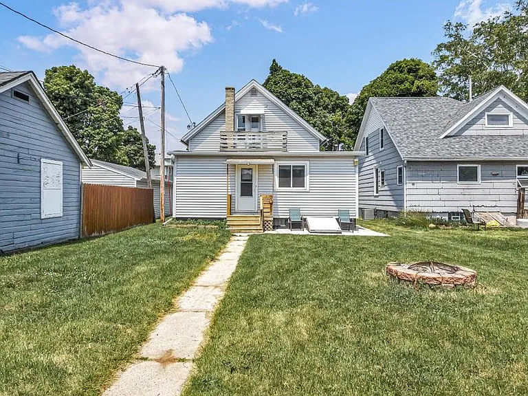 1029 Logan Ave #UPPER — Photo 3
