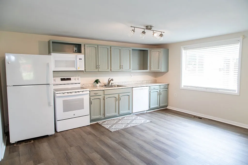 2 bed, 1200 sqft, $1,997 — Photo 4