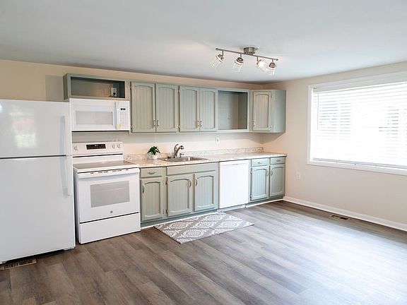 4th image of 3 Pine St #1
