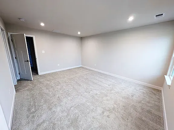 723 Kalmar Ln — Photo 24