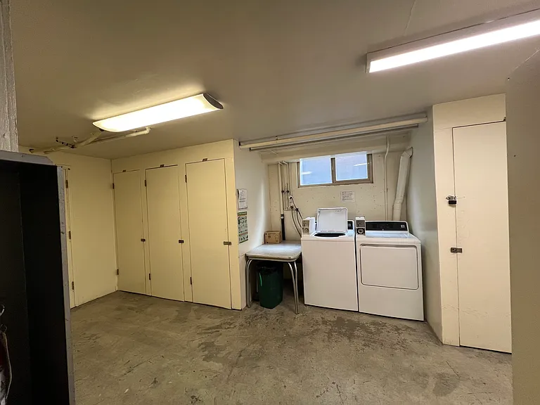 103 E Lynn St #202 — Photo 16