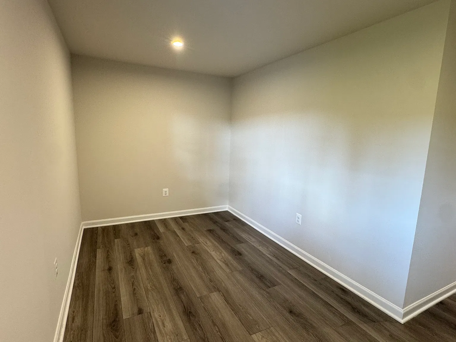 3 bed, 2.5 bath, 1550 sqft, $2,050 — Photo 3