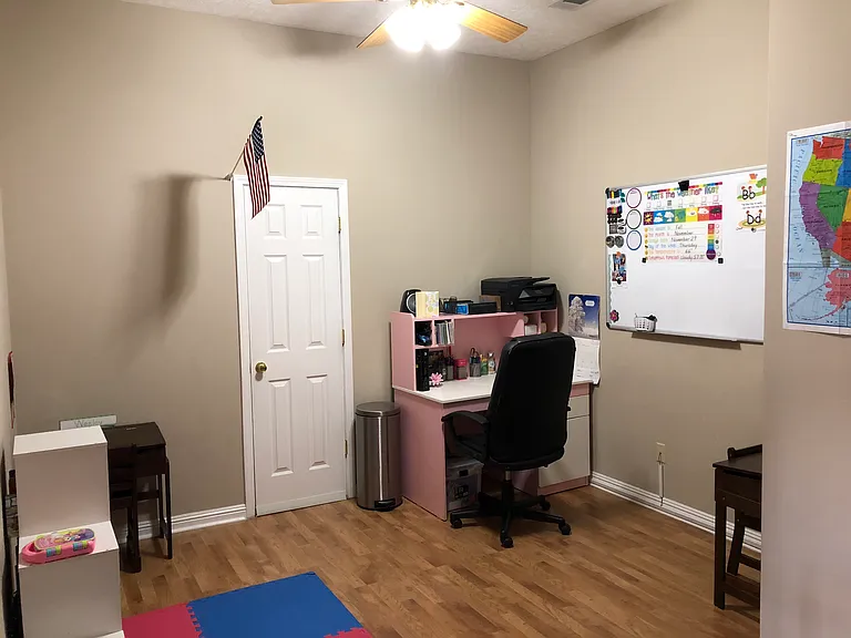 215 Live Oaks Cir — Photo 15