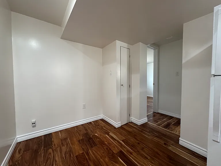 60 Wilfred Ave #B — Photo 6
