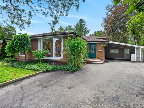 20 Monarch Ct, Hamilton, ON L9H 3W1