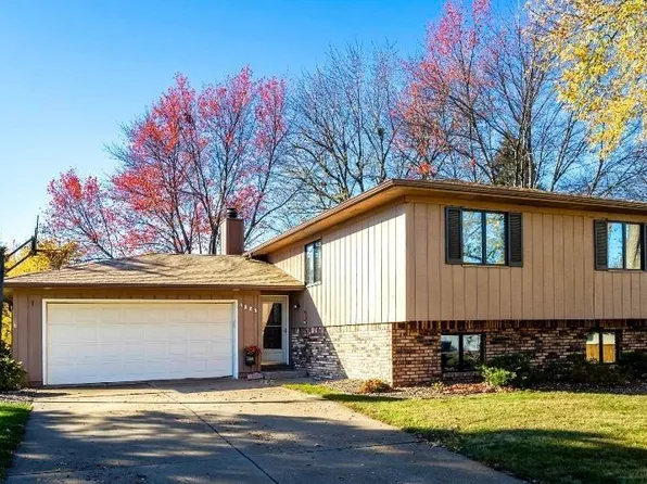 4123 W Rusholme St, Davenport, IA 52804