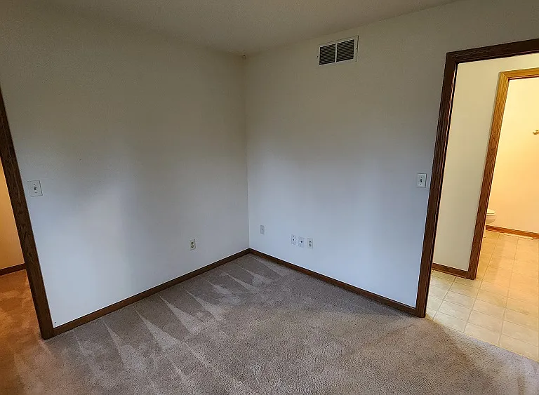 3 bedroom Ranch — Photo 27