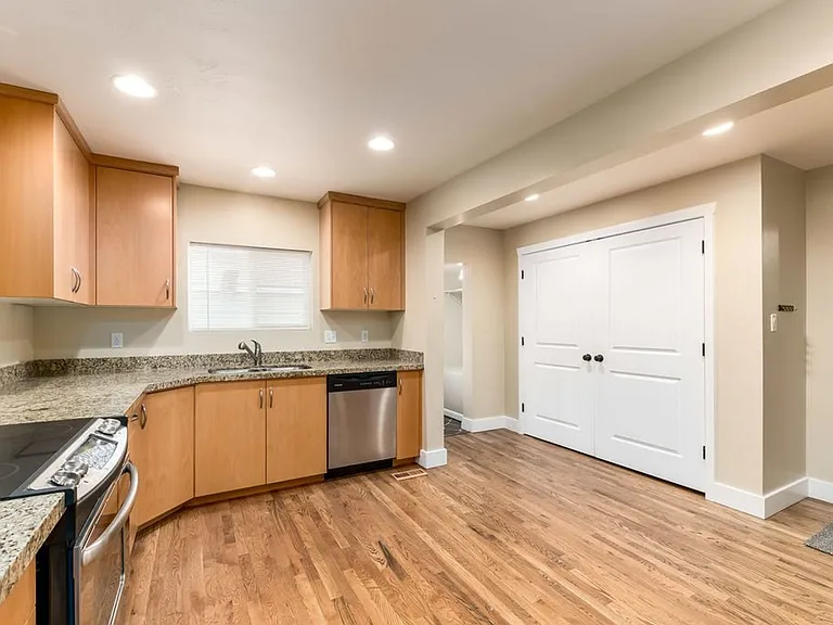 3848 S 400 E — Photo 5