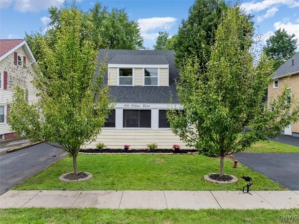 108 Palmer Dr, North Syracuse, NY 13212