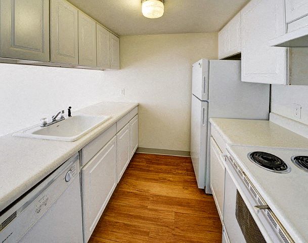 1111 Maxwell #101 Kitchen