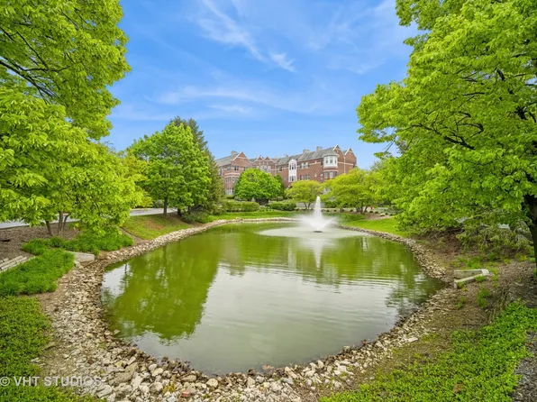 2365 Waukegan Rd APT 3D, Northbrook, IL 60062