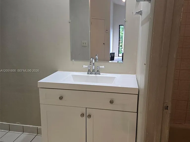 818 E Palm Run Dr #0 — Photo 8