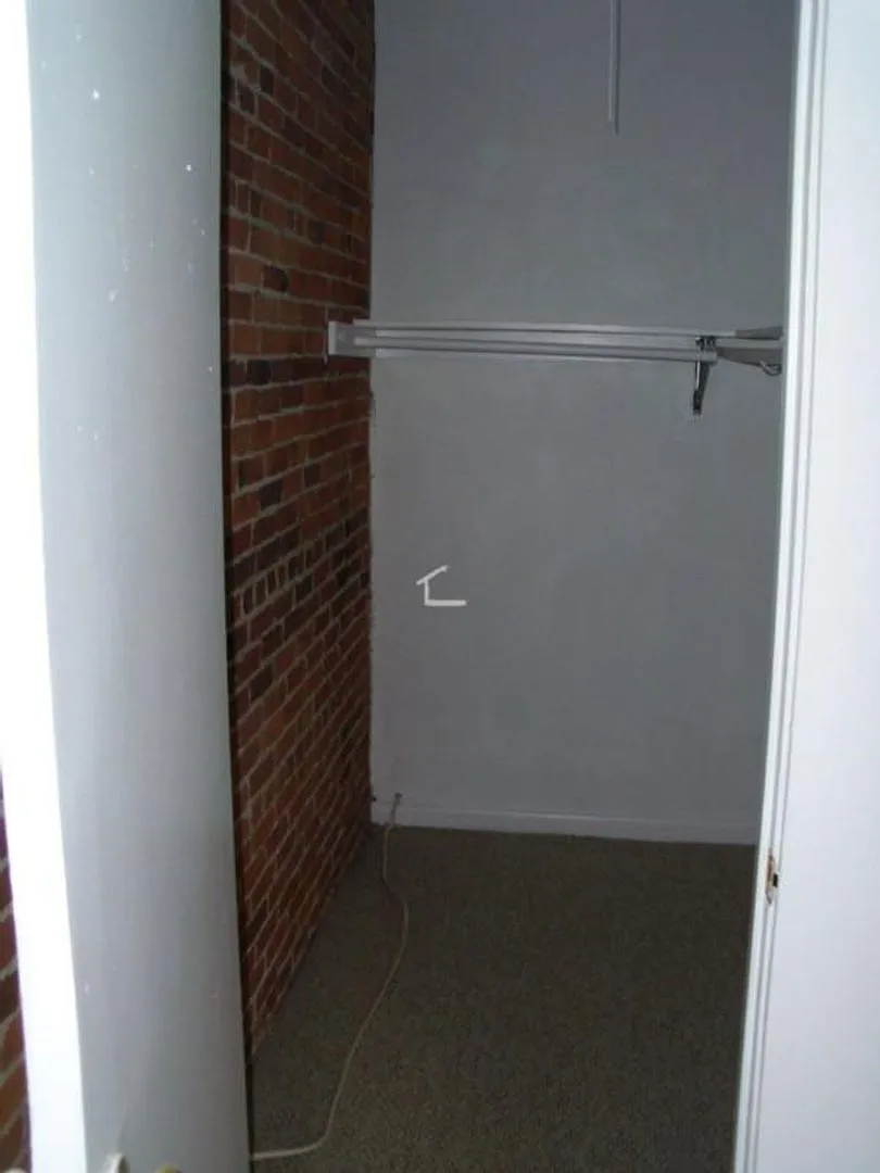 3 bed in Bay Village — Photo 2