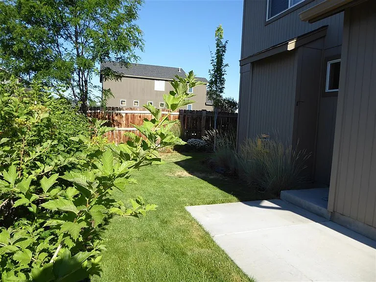 2845 NE Aldrich Ave — Photo 6