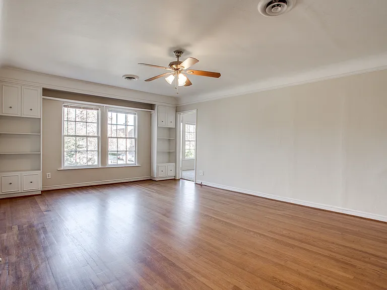4301 Emerson Ave — Photo 3