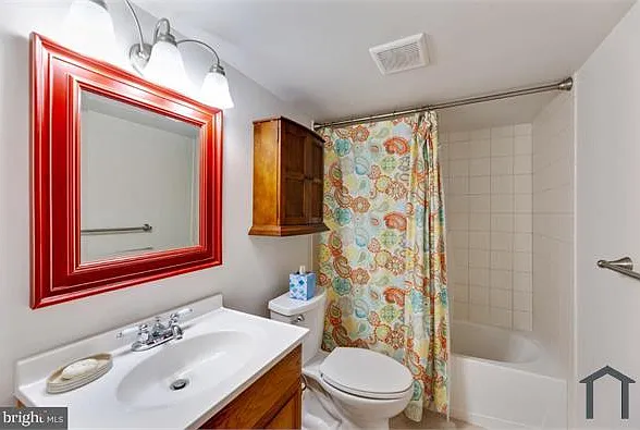 1637 Kramer St NE — Photo 10