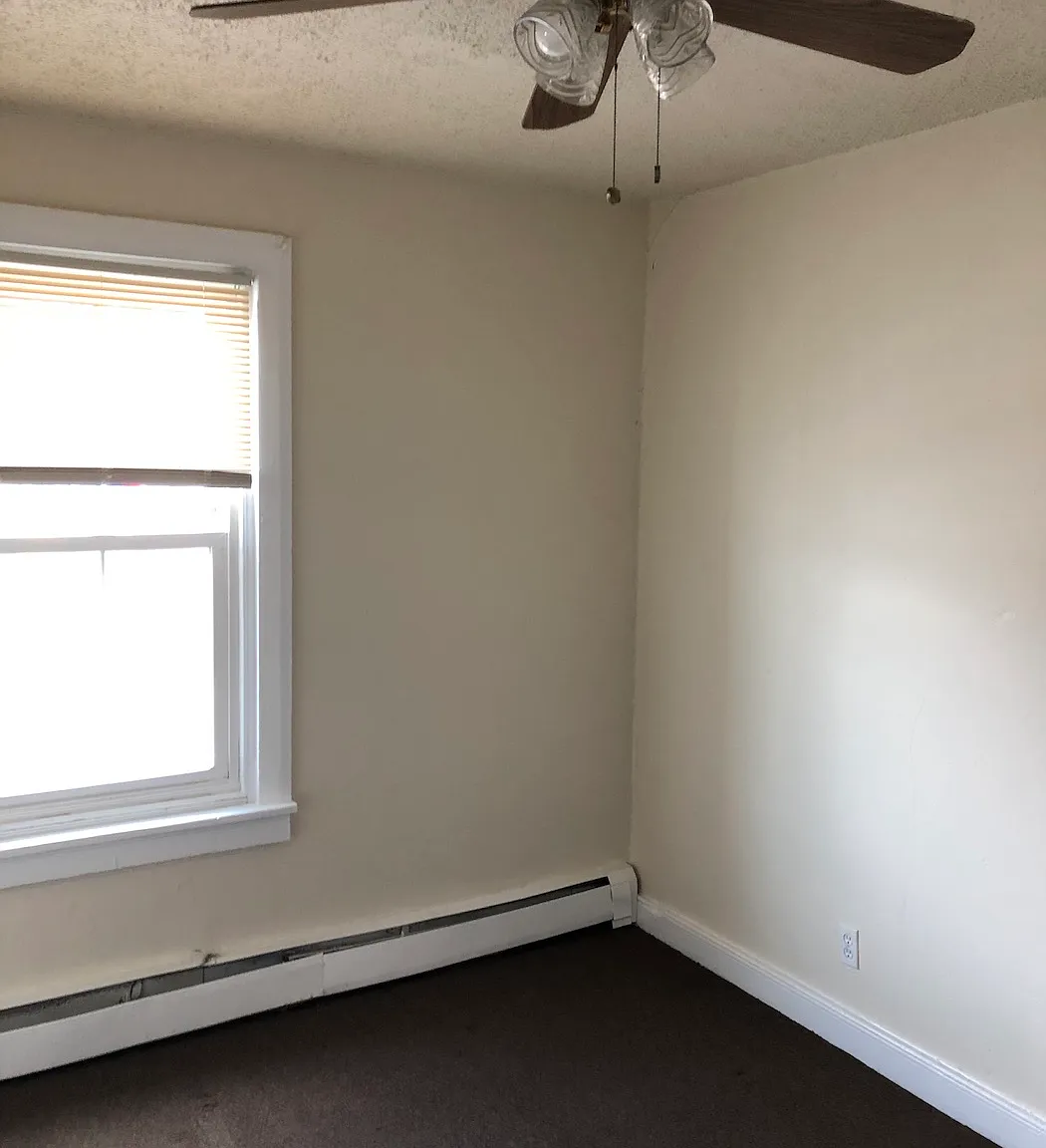 3 bed, 800 sqft, $1,700 — Photo 2