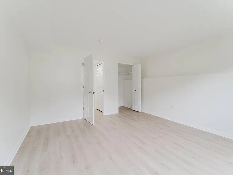 7107 Sontag Way — Photo 40