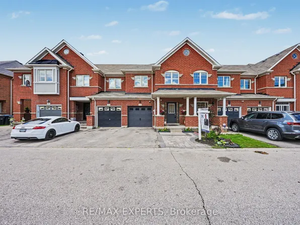 14 Lotus St, Brampton, ON L6P 3E1
