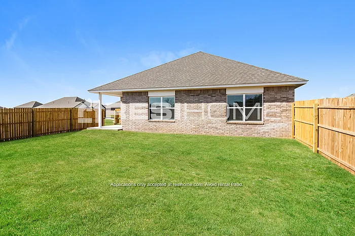 1130 Lakeview Dr — Photo 14