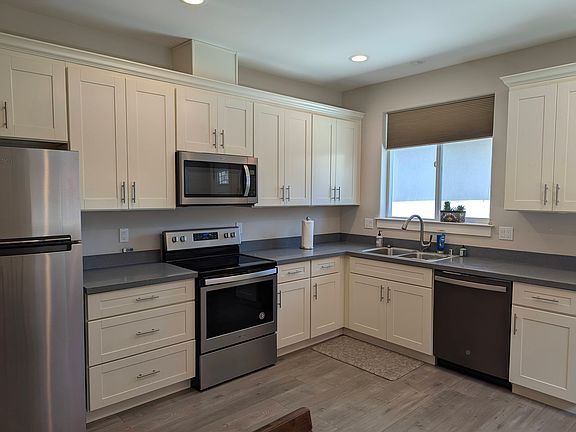 2nd image of 1142 Sherwood Ave #2