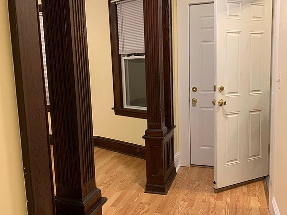 4th image of 279 Bradley St