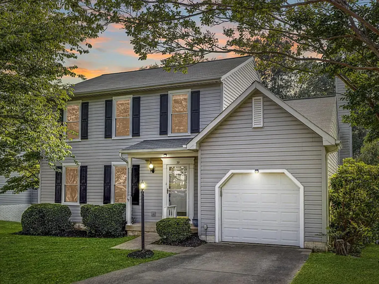 4 bed, 3.5 bath, 2378 sqft, $3,300 — Photo 2