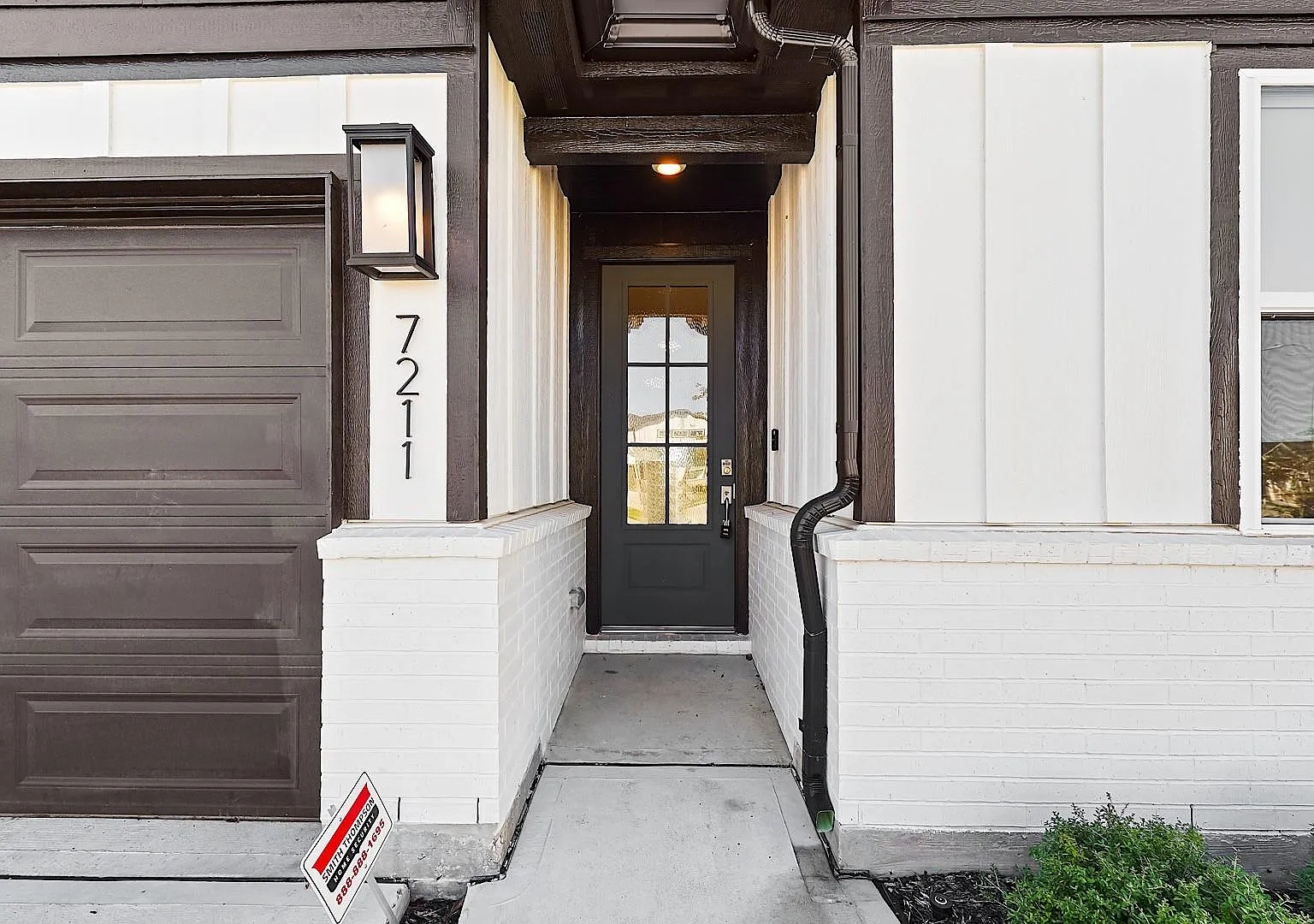 4 bed, 2.0 bath, 1730 sqft, $2,300 — Photo 2
