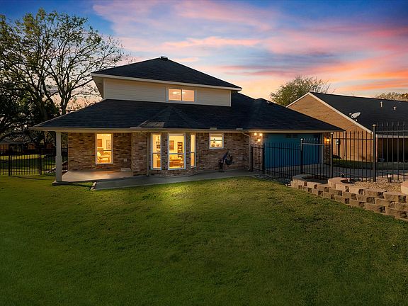 2nd image of 206 Tanya Dr