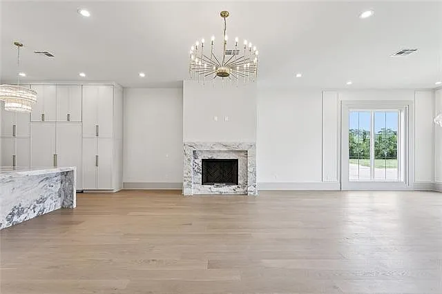 4 bed, 2.5 bath, 2634 sqft, $7,500 — Photo 4