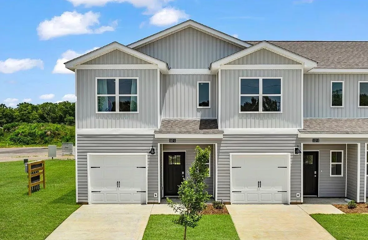 3 bed, 2.5 bath, 1490 sqft, $1,500 — Photo 1
