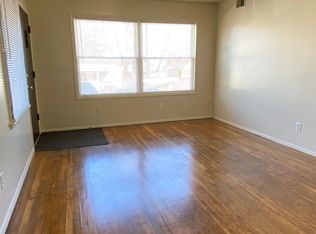 1124 SW Lane St APT 12, Topeka, KS 66604