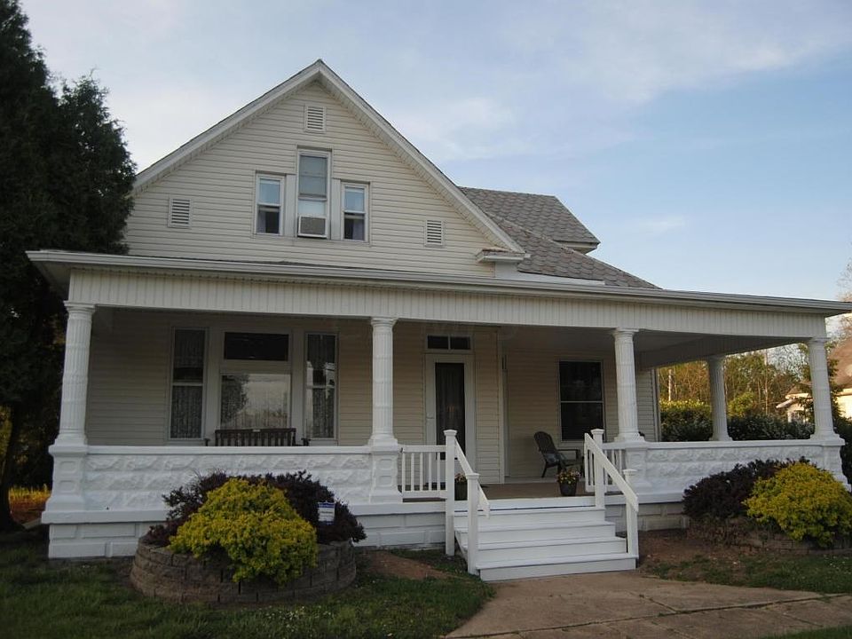 1st image of 240 E Main St