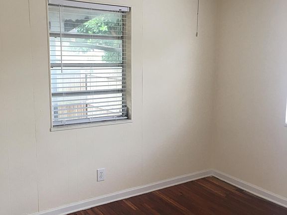 3rd image of 2918 W Tampa Bay Blvd