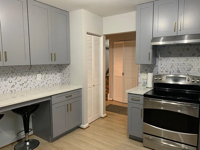 2311 Rockland Ave — Photo 9
